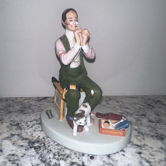 Vintage The 12 Norman Rockwell Porcelain Figurine Man Threading a Needle 1980 - Picture 1 of 7